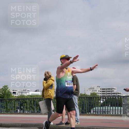 29.06.2025 - hella hamburg halbmarathon Luisa Fischer http://msf.ph/oto/8502266 29.06.2025 10:10:33 Kennedybrücke 6517, 1993, 4262, 5242, 5926, 6517, 6518, 6707, 6713, 6715, 6833, 7503, 8585, 9967, 10283, 10700 meine-sportfotos.de