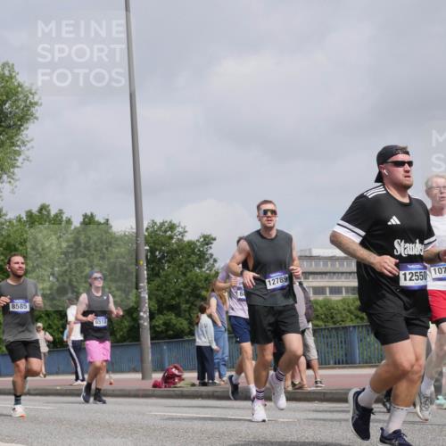 29.06.2025 - hella hamburg halbmarathon Luisa Fischer http://msf.ph/oto/8502275 29.06.2025 10:10:35 Kennedybrücke 8585, 6518, 6, 12789, 12550, 10700, 1993, 4262, 5242, 6517, 6518, 6707, 6713, 6715, 6833, 7503, 8585, 9967, 10700 meine-sportfotos.de