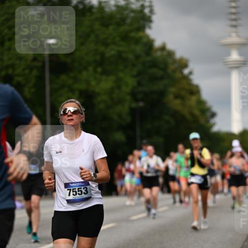 29.06.2025 - hella hamburg halbmarathon Dr. Thomas Lammeyer http://msf.ph/oto/8502302 29.06.2025 10:25:32 Kennedybrücke 1028, 1266, 1658, 2271, 2383, 2635, 2956, 3122, 3434, 3817, 4350, 4786, 5041, 5061, 5373, 5395, 5493, 5767, 5957, 6086, 7018, 7228, 7522, 7553, 7781, 8095, 8726, 8844, 9100, 9108, 9624, 10050, 10874 meine-sportfotos.de