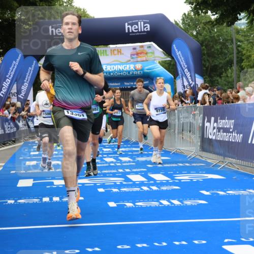 29.06.2025 - hella hamburg halbmarathon Strokosch-Dieckow http://msf.ph/oto/8502325 29.06.2025 10:52:31 Ziel 2346, 2670, 3715, 3952, 6561, 6562, 7178, 7232, 8371, 8661, 9145, 9739, 9876, 10115, 11689, 11791, 12450, 13015, 13051, 13301, 14561, 15001, 15980, 18982 meine-sportfotos.de