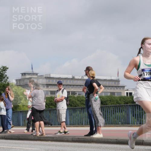 29.06.2025 - hella hamburg halbmarathon Luisa Fischer http://msf.ph/oto/8502336 29.06.2025 10:10:43 Kennedybrücke 17062, 1893, 2136, 3929, 5242, 5899, 6196, 6707, 6713, 6715, 7760, 9967 meine-sportfotos.de