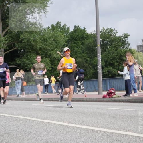 29.06.2025 - hella hamburg halbmarathon Luisa Fischer http://msf.ph/oto/8502345 29.06.2025 10:10:44 Kennedybrücke 11641, 7760, 1893, 3929, 196, 1893, 2136, 3929, 5899, 6196, 6715, 7760, 9967 meine-sportfotos.de