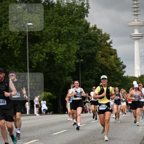 29.06.2025 - hella hamburg halbmarathon Dr. Thomas Lammeyer http://msf.ph/oto/8502348 29.06.2025 10:25:34 Kennedybrücke 1028, 1401, 1658, 2271, 2635, 2956, 3122, 3434, 3817, 4786, 5041, 5061, 5373, 5395, 5493, 5767, 5957, 6086, 7018, 7228, 7522, 7553, 7781, 8095, 8726, 8844, 9100, 9108, 9499, 9624, 10050, 10374, 10874 meine-sportfotos.de