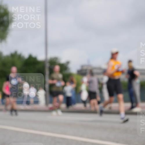 29.06.2025 - hella hamburg halbmarathon Luisa Fischer http://msf.ph/oto/8502366 29.06.2025 10:10:46 Kennedybrücke 1893, 2136, 3929, 5899, 6196, 7760 meine-sportfotos.de