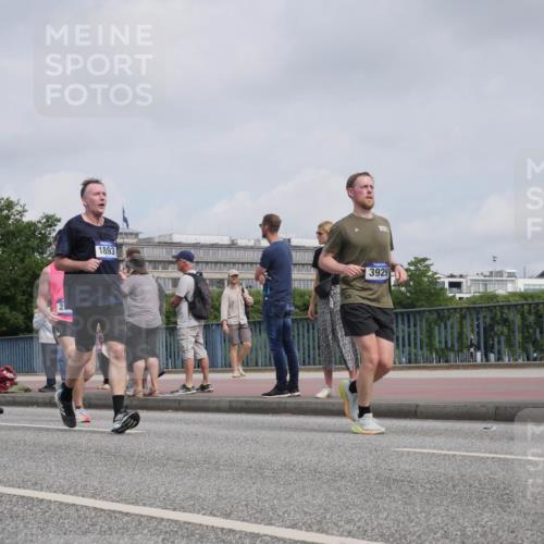 29.06.2025 - hella hamburg halbmarathon Luisa Fischer http://msf.ph/oto/8502382 29.06.2025 10:10:48 Kennedybrücke 7760, 2, 1893, 3929, 1173, 1893, 2136, 3929, 5899, 6196, 7476, 7760 meine-sportfotos.de