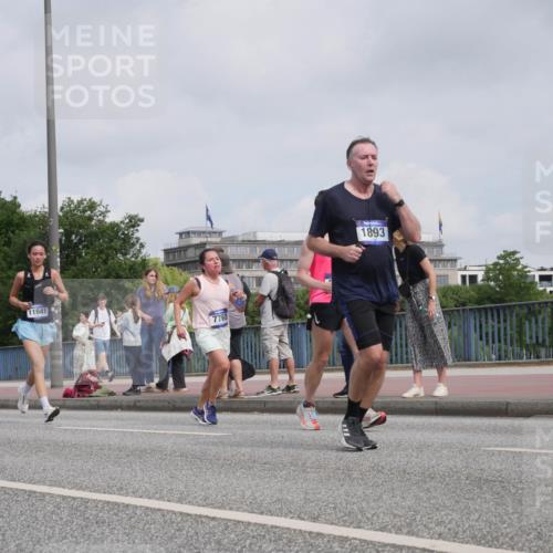 29.06.2025 - hella hamburg halbmarathon Luisa Fischer http://msf.ph/oto/8502391 29.06.2025 10:10:49 Kennedybrücke 2, 11641, 7760, 1893, 1173, 1893, 2032, 2136, 3328, 3929, 5899, 6196, 7476, 7760 meine-sportfotos.de