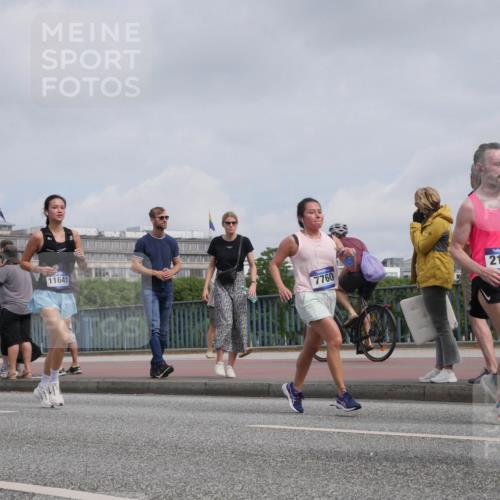 29.06.2025 - hella hamburg halbmarathon Luisa Fischer http://msf.ph/oto/8502405 29.06.2025 10:10:50 Kennedybrücke 11641, 7760, 2136, 1173, 1893, 2032, 2136, 3328, 3929, 5899, 6196, 7476, 7760, 9338 meine-sportfotos.de