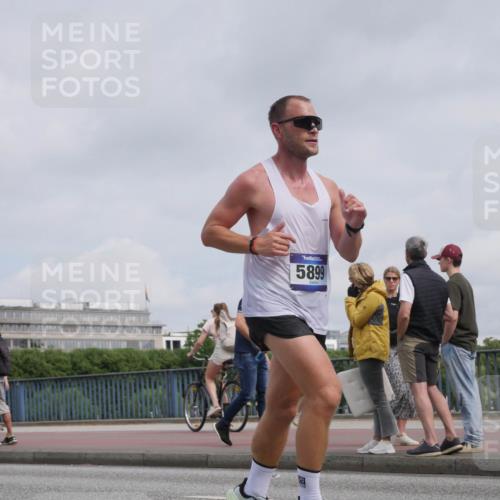 29.06.2025 - hella hamburg halbmarathon Luisa Fischer http://msf.ph/oto/8502423 29.06.2025 10:10:52 Kennedybrücke 5899, 1173, 1893, 2032, 2136, 3328, 3929, 5899, 7476, 7760, 9338 meine-sportfotos.de