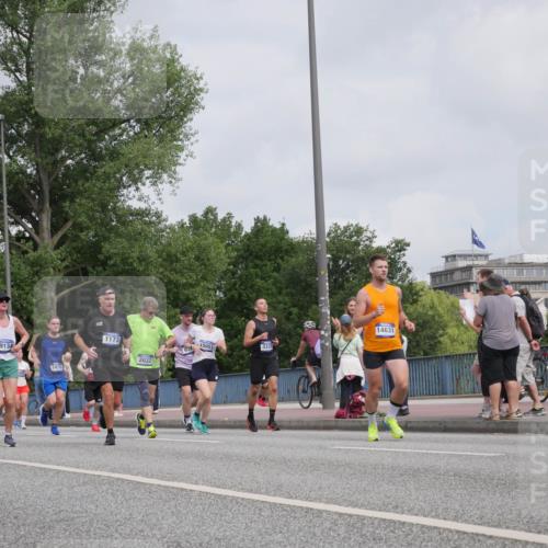 29.06.2025 - hella hamburg halbmarathon Luisa Fischer http://msf.ph/oto/8502438 29.06.2025 10:10:54 Kennedybrücke 19134, 7476, 1173, 2032, 15051, 3328, 14631, 1173, 2032, 3328, 5899, 7476, 9338 meine-sportfotos.de