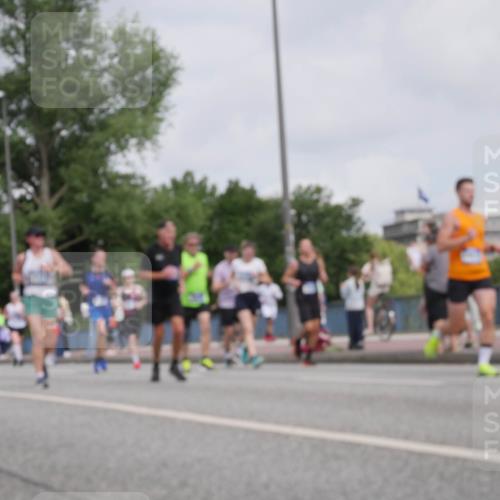 29.06.2025 - hella hamburg halbmarathon Luisa Fischer http://msf.ph/oto/8502445 29.06.2025 10:10:55 Kennedybrücke 1079, 1173, 2032, 3328, 3922, 5899, 7476, 9338 meine-sportfotos.de