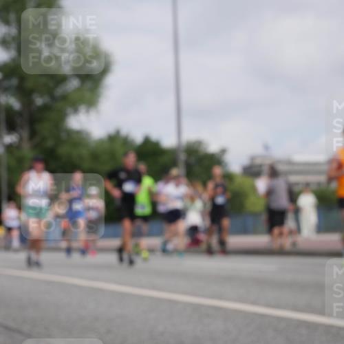 29.06.2025 - hella hamburg halbmarathon Luisa Fischer http://msf.ph/oto/8502448 29.06.2025 10:10:56 Kennedybrücke 34, 1079, 1173, 2032, 3328, 3922, 7019, 7476, 9338 meine-sportfotos.de