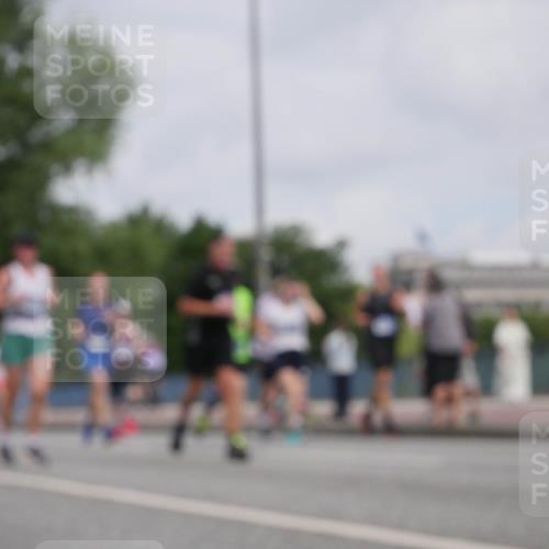 29.06.2025 - hella hamburg halbmarathon Luisa Fischer http://msf.ph/oto/8502450 29.06.2025 10:10:56 Kennedybrücke 1079, 1173, 2032, 3328, 3922, 7019, 7476, 9338 meine-sportfotos.de