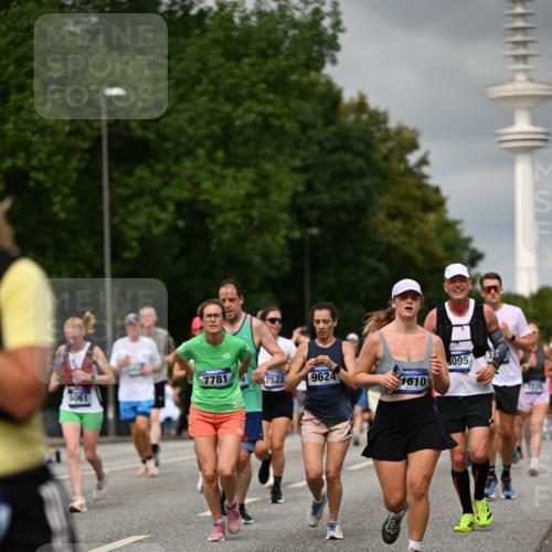29.06.2025 - hella hamburg halbmarathon Dr. Thomas Lammeyer http://msf.ph/oto/8502500 29.06.2025 10:25:38 Kennedybrücke 1028, 1401, 1658, 2271, 2635, 2956, 3122, 3770, 3817, 4697, 4786, 5061, 5122, 5373, 5395, 5493, 5767, 5957, 6086, 7018, 7228, 7522, 7553, 7781, 8095, 8286, 8726, 8844, 9100, 9108, 9369, 9499, 9532, 9624, 10050, 10374, 10874 meine-sportfotos.de
