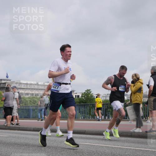 29.06.2025 - hella hamburg halbmarathon Luisa Fischer http://msf.ph/oto/8502506 29.06.2025 10:11:09 Kennedybrücke 427, 14, 15429, 1427, 4228, 5347, 6100, 7019 meine-sportfotos.de
