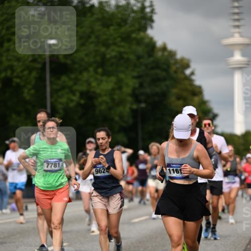 29.06.2025 - hella hamburg halbmarathon Dr. Thomas Lammeyer http://msf.ph/oto/8502556 29.06.2025 10:25:40 Kennedybrücke 1028, 1401, 2271, 2315, 2353, 2635, 2956, 3122, 3770, 3817, 4697, 4786, 5061, 5122, 5373, 5395, 5493, 5957, 6086, 7075, 7228, 7522, 7553, 7781, 8095, 8286, 9108, 9369, 9499, 9532, 9624, 10050, 10125, 10374, 10874, 11117 meine-sportfotos.de