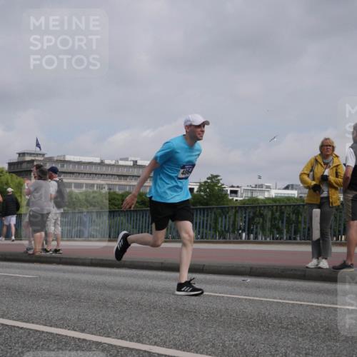 29.06.2025 - hella hamburg halbmarathon Luisa Fischer http://msf.ph/oto/8502565 29.06.2025 10:11:21 Kennedybrücke 16915, 9071, 4864, 1527, 2190, 2309, 4864, 5347, 9071 meine-sportfotos.de