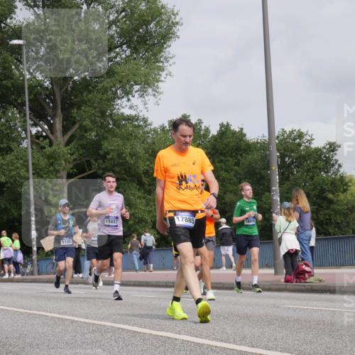 29.06.2025 - hella hamburg halbmarathon Luisa Fischer http://msf.ph/oto/8502600 29.06.2025 10:11:30 Kennedybrücke 5100, 11657, 17885, 16809, 1527, 2190, 2309, 5100, 6918, 9616, 9966 meine-sportfotos.de
