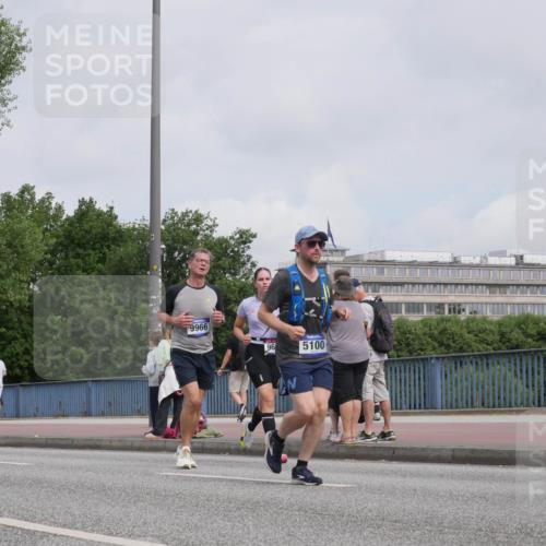 29.06.2025 - hella hamburg halbmarathon Luisa Fischer http://msf.ph/oto/8502630 29.06.2025 10:11:34 Kennedybrücke 9966, 96, 5100, 5100, 6590, 6918, 7348, 7453, 9457, 9616, 9966 meine-sportfotos.de