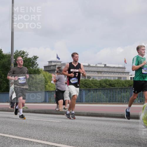 29.06.2025 - hella hamburg halbmarathon Luisa Fischer http://msf.ph/oto/8502662 29.06.2025 10:11:42 Kennedybrücke 88, 7348, 7348, 3, 9457, 7453, 1147, 1188, 2978, 5885, 6590, 6674, 7348, 7453, 9457, 9718, 9966, 10857 meine-sportfotos.de