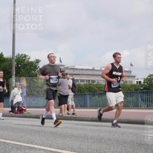 29.06.2025 - hella hamburg halbmarathon Luisa Fischer http://msf.ph/oto/8502671 29.06.2025 10:11:42 Kennedybrücke 1188, 7348, 7348, 9457, 1147, 1188, 2978, 5885, 6590, 6674, 7348, 7453, 9457, 9718, 9966, 10857 meine-sportfotos.de