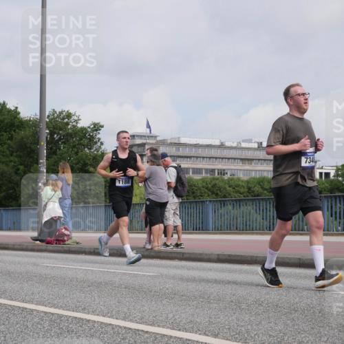 29.06.2025 - hella hamburg halbmarathon Luisa Fischer http://msf.ph/oto/8502684 29.06.2025 10:11:43 Kennedybrücke 12156, 7348, 1188, 1147, 1188, 2978, 5885, 6590, 6674, 7348, 7453, 9457, 9718, 10857 meine-sportfotos.de