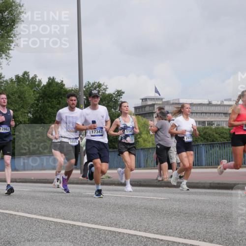 29.06.2025 - hella hamburg halbmarathon Luisa Fischer http://msf.ph/oto/8502722 29.06.2025 10:11:47 Kennedybrücke 12862, 17347, 5885, 1147, 2978, 12156, 1147, 1188, 2427, 2978, 5885, 6674, 7198, 7348, 9718, 9823, 10857 meine-sportfotos.de