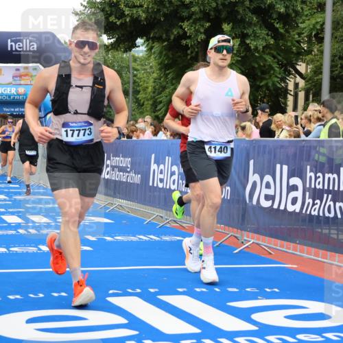 29.06.2025 - hella hamburg halbmarathon Strokosch-Dieckow http://msf.ph/oto/8502792 29.06.2025 10:52:20 Ziel 4140, 4419, 4587, 4837, 5087, 5482, 6164, 7178, 7896, 8371, 8661, 9074, 9876, 11791, 13015, 13211, 13707, 15144, 15446, 17773, 17997 meine-sportfotos.de