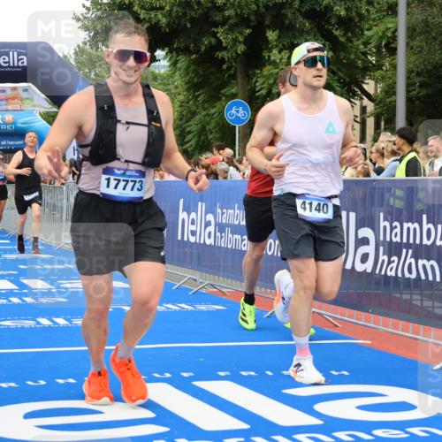 29.06.2025 - hella hamburg halbmarathon Strokosch-Dieckow http://msf.ph/oto/8502830 29.06.2025 10:52:21 Ziel 3715, 4140, 4419, 4587, 6164, 7178, 7896, 8371, 8661, 9074, 9145, 9876, 11791, 13015, 13211, 13707, 14561, 15144, 15446, 17773, 17997 meine-sportfotos.de