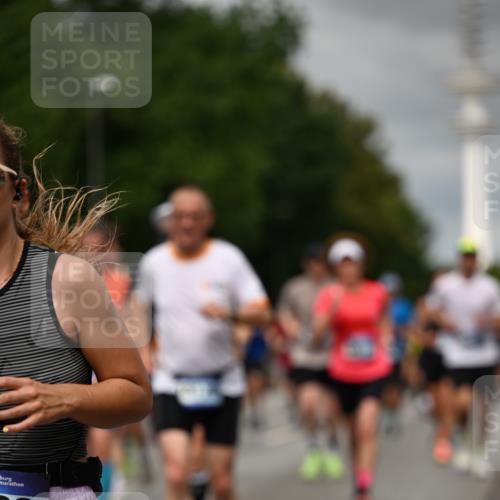 29.06.2025 - hella hamburg halbmarathon Dr. Thomas Lammeyer http://msf.ph/oto/8502849 29.06.2025 10:25:48 Kennedybrücke 1072, 1191, 1250, 1401, 1958, 2271, 2315, 2353, 2529, 2635, 2815, 2841, 3122, 3606, 3770, 3817, 4697, 4786, 5061, 5122, 5395, 5412, 5493, 5641, 5759, 5957, 6086, 6103, 7075, 7228, 7522, 7672, 7781, 8095, 8286, 8959, 9326, 9369, 9483, 9499, 9532, 9624, 10019, 10125, 10374, 10787, 10874, 11117, 11425 meine-sportfotos.de