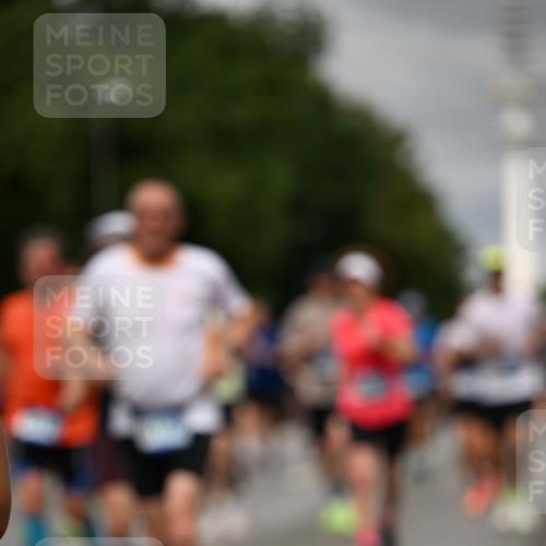 29.06.2025 - hella hamburg halbmarathon Dr. Thomas Lammeyer http://msf.ph/oto/8502868 29.06.2025 10:25:48 Kennedybrücke 1072, 1191, 1250, 1401, 1958, 2271, 2315, 2353, 2529, 2635, 2815, 2841, 3122, 3606, 3770, 3817, 4697, 4786, 5061, 5122, 5395, 5412, 5493, 5641, 5759, 5957, 6086, 6103, 7075, 7228, 7522, 7672, 7781, 8095, 8286, 8959, 9326, 9369, 9483, 9499, 9532, 9624, 10019, 10125, 10374, 10787, 10874, 11117, 11425 meine-sportfotos.de