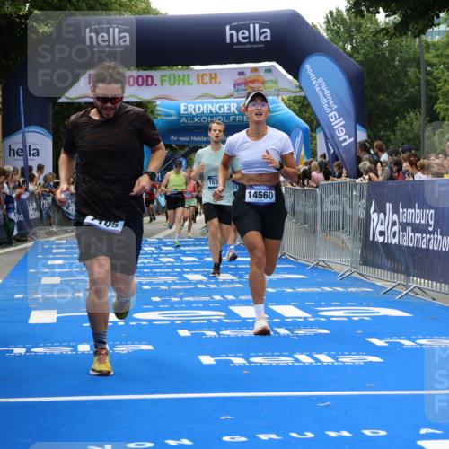 29.06.2025 - hella hamburg halbmarathon Strokosch-Dieckow http://msf.ph/oto/8502949 29.06.2025 10:42:46 Ziel 1700, 5011, 5477, 7105, 9371, 9534, 13398, 13725, 14447, 14560, 14813, 15297, 15301, 15851, 18559, 18659 meine-sportfotos.de