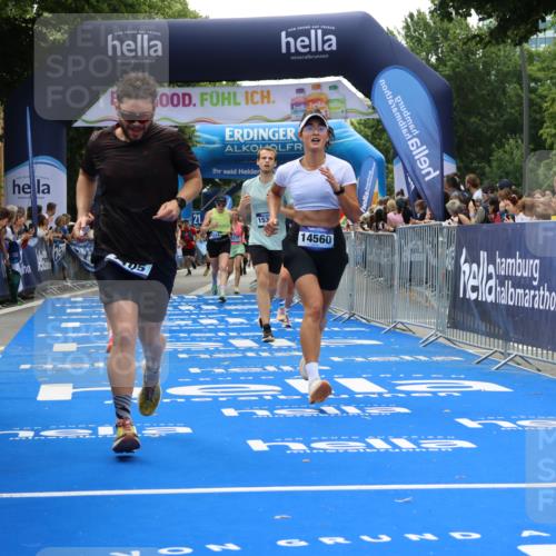29.06.2025 - hella hamburg halbmarathon Strokosch-Dieckow http://msf.ph/oto/8502966 29.06.2025 10:42:46 Ziel 1700, 5011, 5477, 7105, 9371, 9534, 13398, 13725, 14447, 14560, 14813, 15297, 15301, 15851, 18559, 18659 meine-sportfotos.de