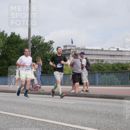 29.06.2025 - hella hamburg halbmarathon Luisa Fischer http://msf.ph/oto/8503018 29.06.2025 10:12:26 Kennedybrücke 10819, 11067, 9306, 10819 meine-sportfotos.de