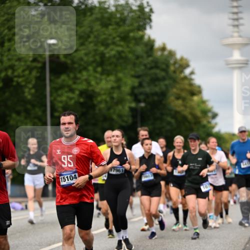 29.06.2025 - hella hamburg halbmarathon Dr. Thomas Lammeyer http://msf.ph/oto/8503095 29.06.2025 10:25:56 Kennedybrücke 1072, 1158, 1191, 1250, 1401, 1668, 1958, 2271, 2315, 2353, 2529, 2815, 2841, 3122, 3606, 3770, 3817, 3825, 3826, 4046, 4289, 4697, 5061, 5122, 5412, 5493, 5641, 5759, 5957, 6086, 6103, 7075, 7228, 7375, 7522, 7612, 7672, 8286, 8860, 8896, 8959, 9002, 9062, 9326, 9369, 9483, 9499, 9532, 9635, 10019, 10125, 10374, 10787, 10921, 11117, 11425 meine-sportfotos.de