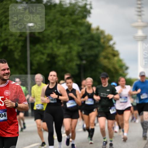 29.06.2025 - hella hamburg halbmarathon Dr. Thomas Lammeyer http://msf.ph/oto/8503138 29.06.2025 10:25:57 Kennedybrücke 1072, 1158, 1191, 1250, 1401, 1668, 1958, 2271, 2315, 2353, 2529, 2815, 2841, 3122, 3606, 3770, 3817, 3825, 3826, 4046, 4289, 4697, 5122, 5412, 5493, 5641, 5759, 5957, 6086, 6103, 7075, 7228, 7375, 7612, 7672, 8286, 8860, 8896, 8959, 9002, 9062, 9326, 9369, 9483, 9499, 9532, 9635, 10019, 10125, 10374, 10787, 10921, 11117, 11425 meine-sportfotos.de