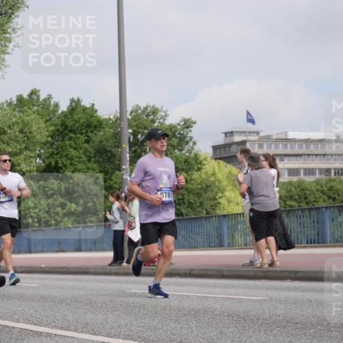 29.06.2025 - hella hamburg halbmarathon Luisa Fischer http://msf.ph/oto/8503141 29.06.2025 10:12:40 Kennedybrücke 12255, 15697, 3781, 5511, 7187, 7636, 9366, 9434, 9781, 10036 meine-sportfotos.de