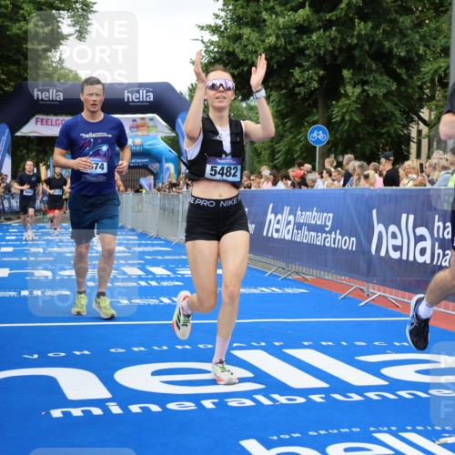 29.06.2025 - hella hamburg halbmarathon Strokosch-Dieckow http://msf.ph/oto/8503184 29.06.2025 10:52:14 Ziel 1482, 2397, 4140, 4419, 4587, 4837, 5032, 5087, 5093, 5482, 6164, 6897, 7896, 9074, 9082, 12135, 13707, 13726, 14248, 14300, 15275, 15446, 16003, 16320, 16591, 17033, 17130, 17773, 18475, 18801 meine-sportfotos.de