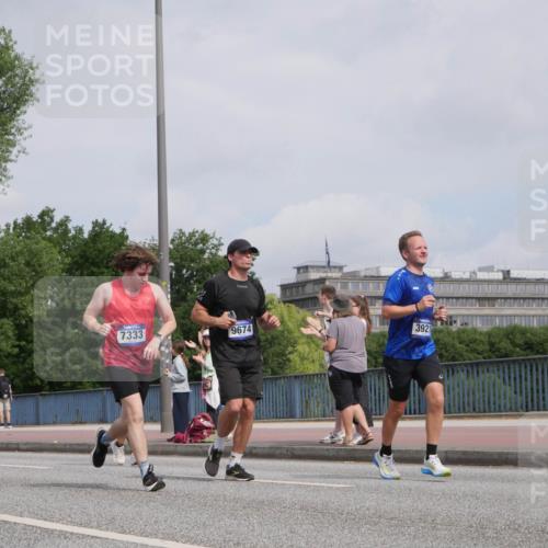 29.06.2025 - hella hamburg halbmarathon Luisa Fischer http://msf.ph/oto/8503230 29.06.2025 10:12:50 Kennedybrücke 8219, 7333, 9674, 3921, 1838, 3921, 5511, 7042, 7333, 8219, 9366, 9674, 10036 meine-sportfotos.de