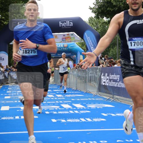 29.06.2025 - hella hamburg halbmarathon Strokosch-Dieckow http://msf.ph/oto/8503240 29.06.2025 10:42:39 Ziel 1700, 1735, 4235, 7508, 9371, 9534, 13483, 13725, 14560, 17000, 18275, 18632 meine-sportfotos.de