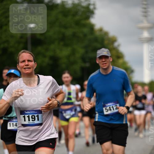 29.06.2025 - hella hamburg halbmarathon Dr. Thomas Lammeyer http://msf.ph/oto/8503286 29.06.2025 10:26:01 Kennedybrücke 1072, 1158, 1191, 1250, 1269, 1401, 1668, 1958, 2009, 2315, 2353, 2529, 2815, 2841, 3606, 3770, 3825, 3826, 4046, 4289, 4697, 5122, 5412, 5493, 5641, 5759, 6086, 6103, 7075, 7375, 7612, 7672, 8286, 8431, 8860, 8896, 8959, 9002, 9062, 9326, 9327, 9369, 9483, 9499, 9532, 9635, 9788, 10019, 10125, 10374, 10787, 10921, 11117, 11425 meine-sportfotos.de