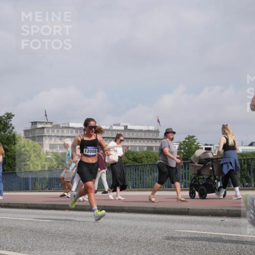 29.06.2025 - hella hamburg halbmarathon Luisa Fischer http://msf.ph/oto/8503363 29.06.2025 10:13:11 Kennedybrücke 7250, 12008, 161, 1456, 1483, 1513, 4389, 7250, 7685, 9681, 9988 meine-sportfotos.de