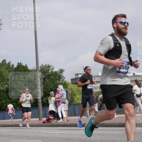 29.06.2025 - hella hamburg halbmarathon Luisa Fischer http://msf.ph/oto/8503395 29.06.2025 10:13:15 Kennedybrücke 1456, 7058, 3901, 5988, 0, 1456, 4389, 7058, 7250, 9988 meine-sportfotos.de