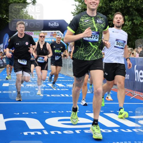 29.06.2025 - hella hamburg halbmarathon Strokosch-Dieckow http://msf.ph/oto/8503423 29.06.2025 10:52:12 Ziel 1482, 2397, 2595, 4419, 4587, 4837, 5032, 5087, 5093, 5378, 5482, 6164, 6897, 7732, 7896, 9074, 9082, 12135, 12580, 13707, 13726, 14248, 14300, 15275, 15446, 15829, 16003, 16320, 16591, 16666, 17033, 17130, 17773, 18475, 18801 meine-sportfotos.de