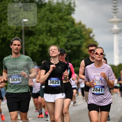 29.06.2025 - hella hamburg halbmarathon Dr. Thomas Lammeyer http://msf.ph/oto/8503479 29.06.2025 10:26:07 Kennedybrücke 1072, 1158, 1191, 1250, 1269, 1668, 1958, 1963, 2009, 2315, 2353, 2529, 2815, 2841, 2919, 3606, 3770, 3825, 3826, 4046, 4289, 4375, 4376, 5412, 5641, 5759, 6103, 6676, 7075, 7375, 7612, 7672, 8431, 8860, 8884, 8896, 8954, 8959, 9002, 9062, 9326, 9327, 9483, 9532, 9635, 9788, 10019, 10125, 10167, 10787, 10902, 10921, 11117, 11425 meine-sportfotos.de