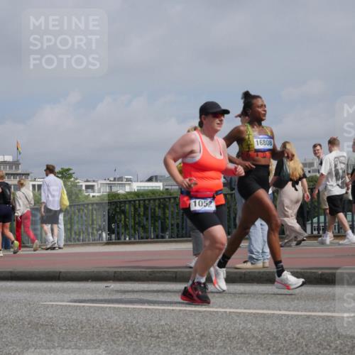 29.06.2025 - hella hamburg halbmarathon Luisa Fischer http://msf.ph/oto/8503484 29.06.2025 10:13:27 Kennedybrücke 1052, 16808, 1052, 1186, 8685, 9150, 9829 meine-sportfotos.de