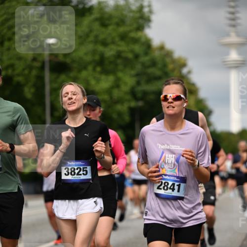 29.06.2025 - hella hamburg halbmarathon Dr. Thomas Lammeyer http://msf.ph/oto/8503505 29.06.2025 10:26:08 Kennedybrücke 1072, 1158, 1191, 1250, 1269, 1294, 1668, 1958, 1963, 2009, 2063, 2315, 2353, 2529, 2815, 2841, 2919, 3606, 3825, 3826, 4046, 4289, 4375, 4376, 5412, 5641, 5759, 6103, 6676, 7075, 7375, 7612, 7672, 8431, 8860, 8884, 8896, 8954, 8959, 9002, 9062, 9326, 9327, 9483, 9635, 9788, 10019, 10125, 10167, 10787, 10902, 10921, 11117, 11425 meine-sportfotos.de