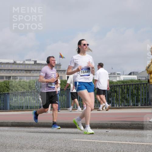 29.06.2025 - hella hamburg halbmarathon Luisa Fischer http://msf.ph/oto/8503511 29.06.2025 10:13:34 Kennedybrücke 9, 15214, 16445, 9150, 9829 meine-sportfotos.de