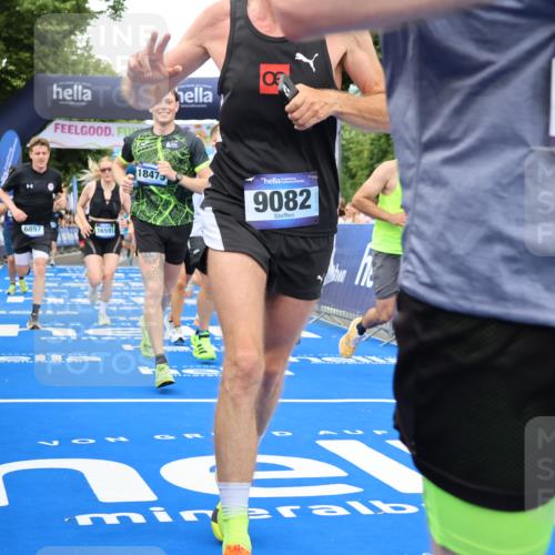 29.06.2025 - hella hamburg halbmarathon Strokosch-Dieckow http://msf.ph/oto/8503540 29.06.2025 10:52:11 Ziel 1482, 2397, 2595, 4419, 4837, 5032, 5087, 5093, 5378, 5482, 6164, 6897, 7732, 7896, 9074, 9082, 12135, 12580, 13726, 14248, 14300, 15275, 15446, 15829, 16003, 16320, 16591, 16666, 17033, 17130, 18475, 18801 meine-sportfotos.de
