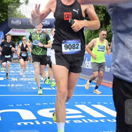 29.06.2025 - hella hamburg halbmarathon Strokosch-Dieckow http://msf.ph/oto/8503552 29.06.2025 10:52:11 Ziel 1482, 2397, 2595, 4419, 4837, 5032, 5087, 5093, 5378, 5482, 6164, 6897, 7732, 7896, 9074, 9082, 12135, 12580, 13726, 14248, 14300, 15275, 15446, 15829, 16003, 16320, 16591, 16666, 17033, 17130, 18475, 18801 meine-sportfotos.de
