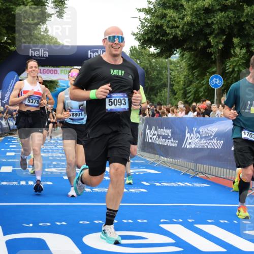 29.06.2025 - hella hamburg halbmarathon Strokosch-Dieckow http://msf.ph/oto/8503625 29.06.2025 10:52:08 Ziel 1482, 2397, 2595, 4837, 5032, 5087, 5093, 5378, 5482, 6897, 7732, 9074, 9082, 12135, 12580, 13726, 14248, 14300, 15275, 15506, 15829, 16003, 16179, 16320, 16591, 16666, 17033, 17130, 18475, 18801 meine-sportfotos.de